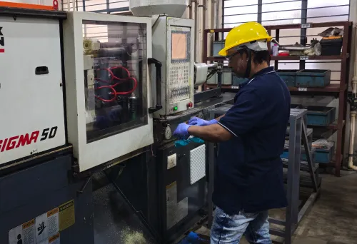 Moulding Machines Images